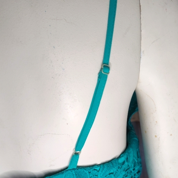 Elegant Teal Lace Dress - Picture 10 of 12